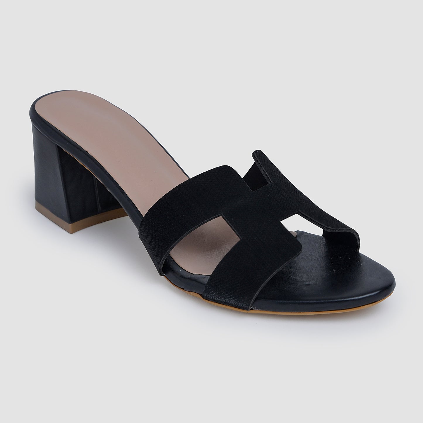 Heel | Cecilia Black