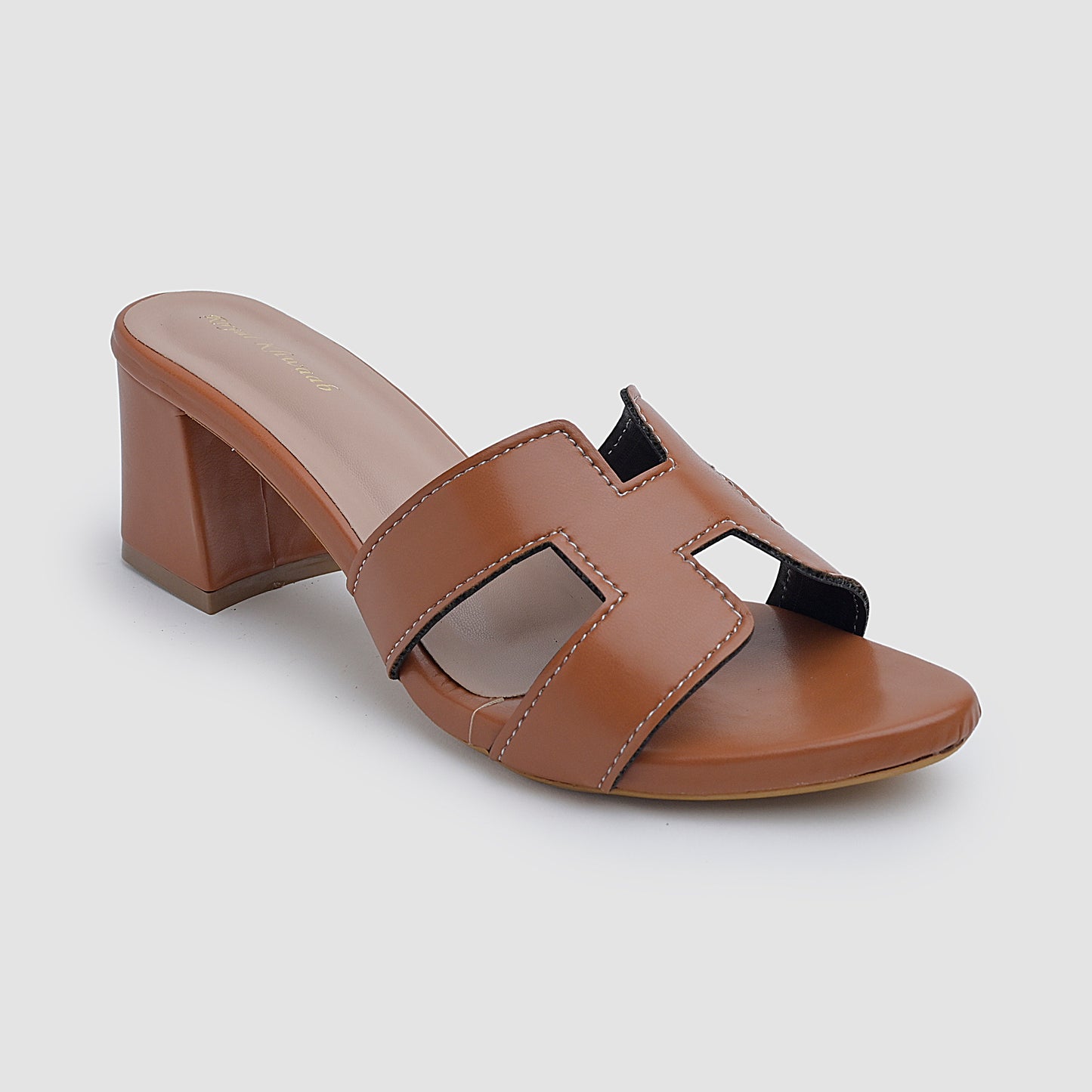 Heel | Isabella Tan