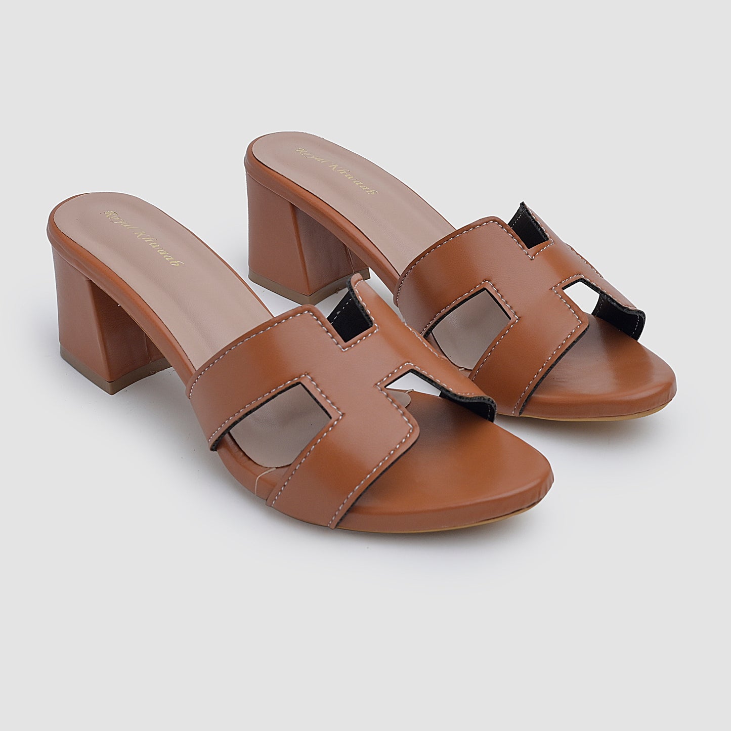 Heel | Isabella Tan