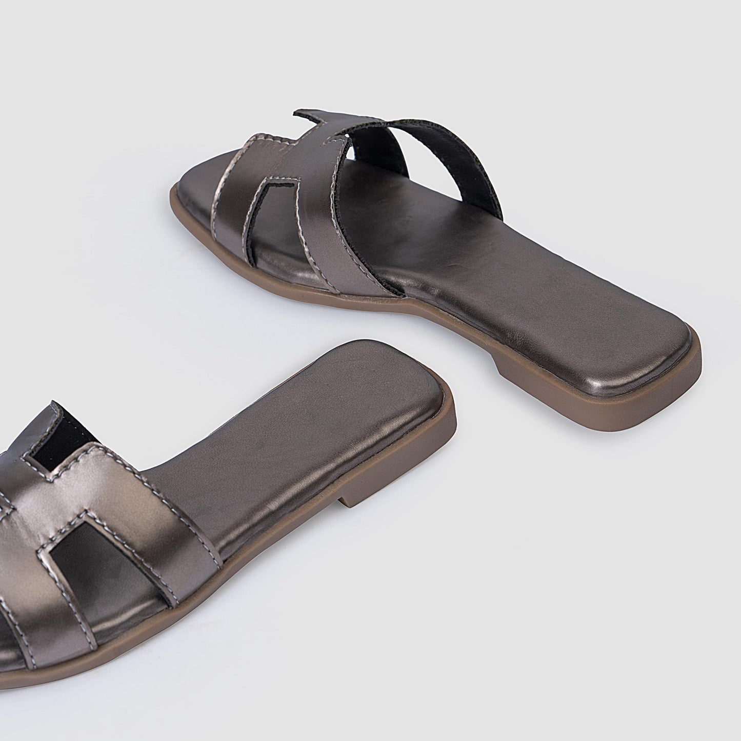 Flats | Camilla Gun Grey